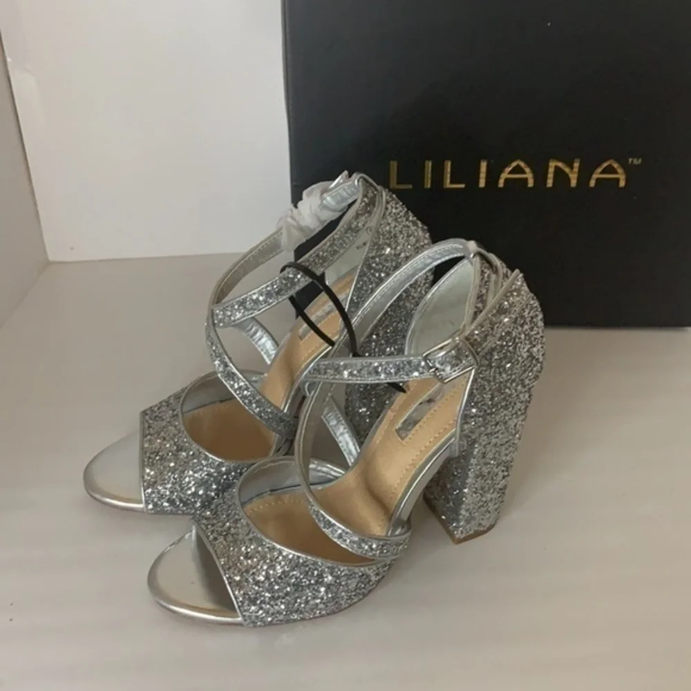 Liliana, HEELS